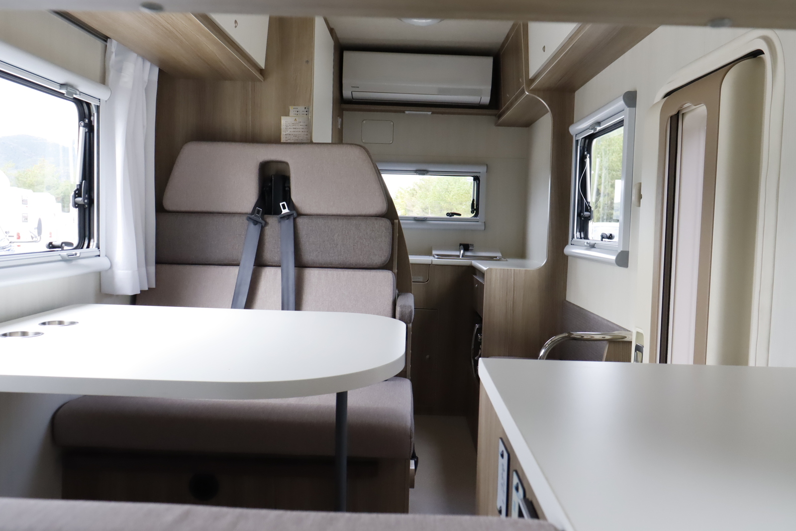 キャンピングカーキャブコン