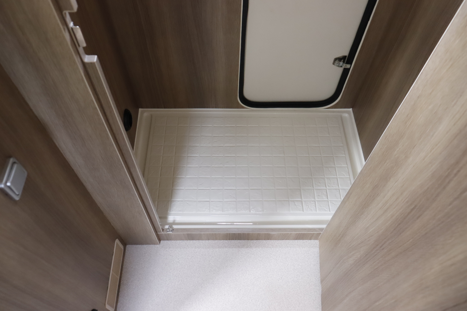 キャンピングカーキャブコン