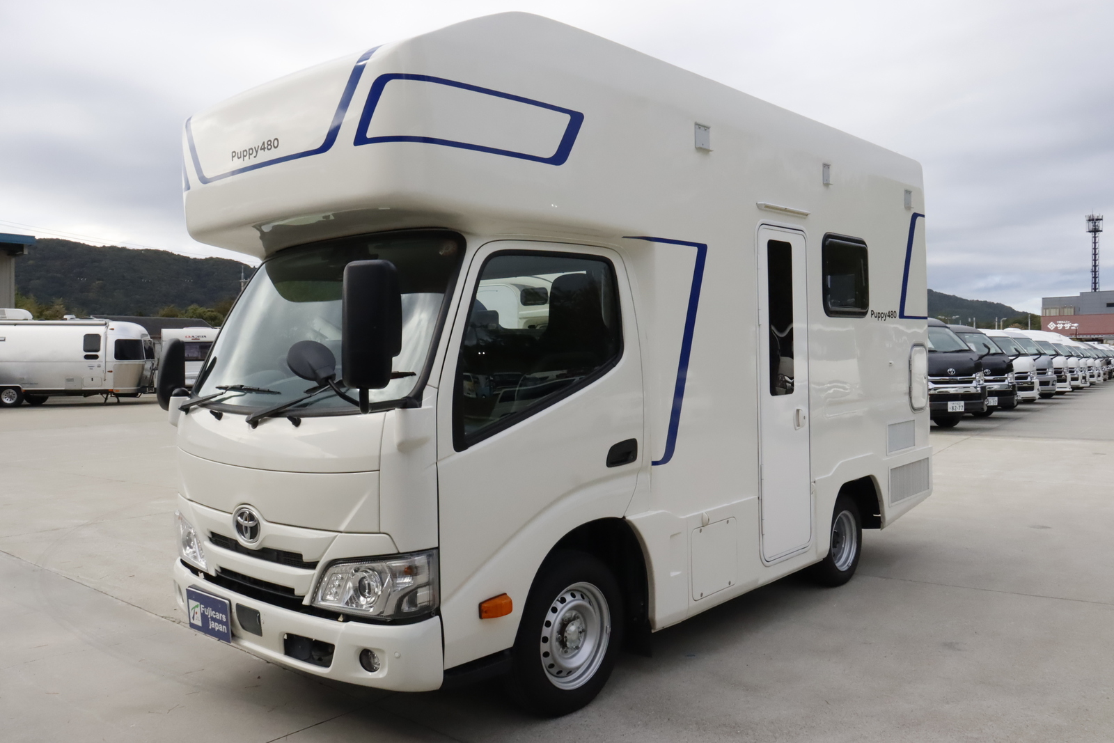 キャンピングカーキャブコン