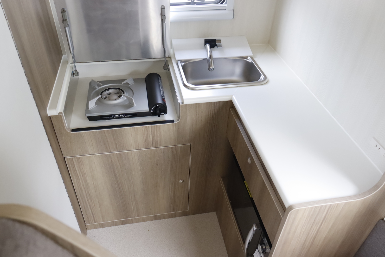 キャンピングカーキャブコン