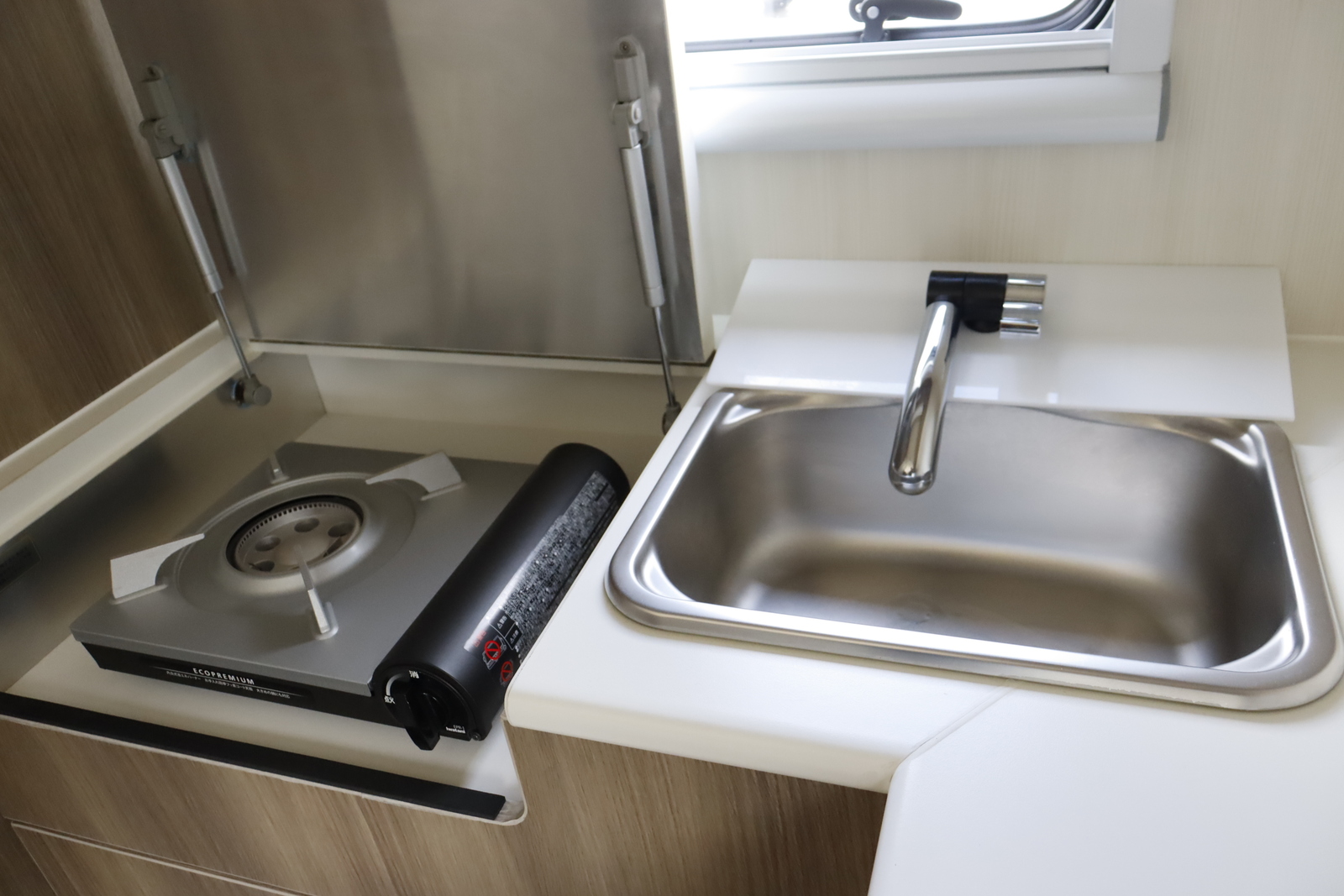 キャンピングカーキャブコン