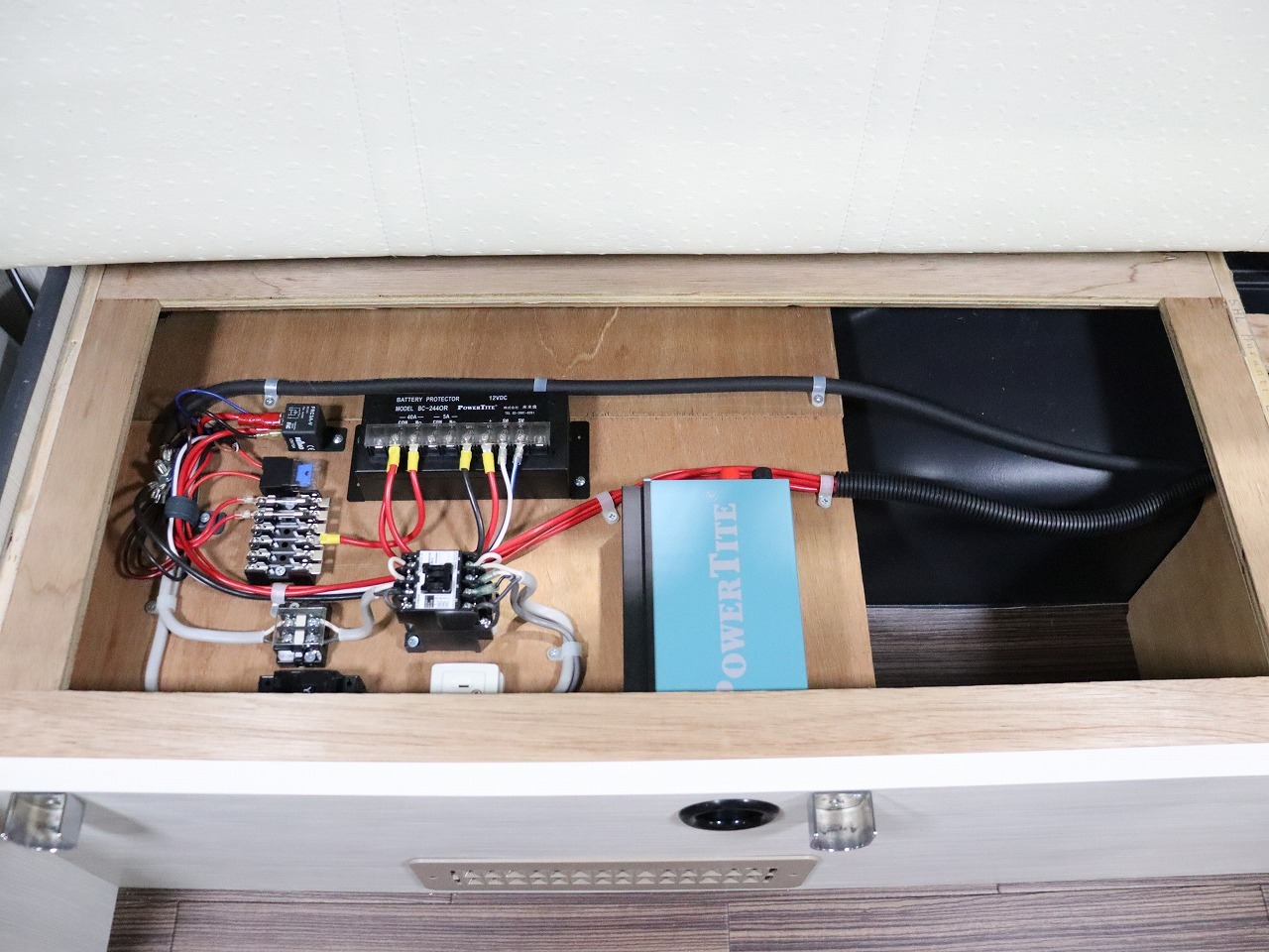 キャンピングカーバンコン