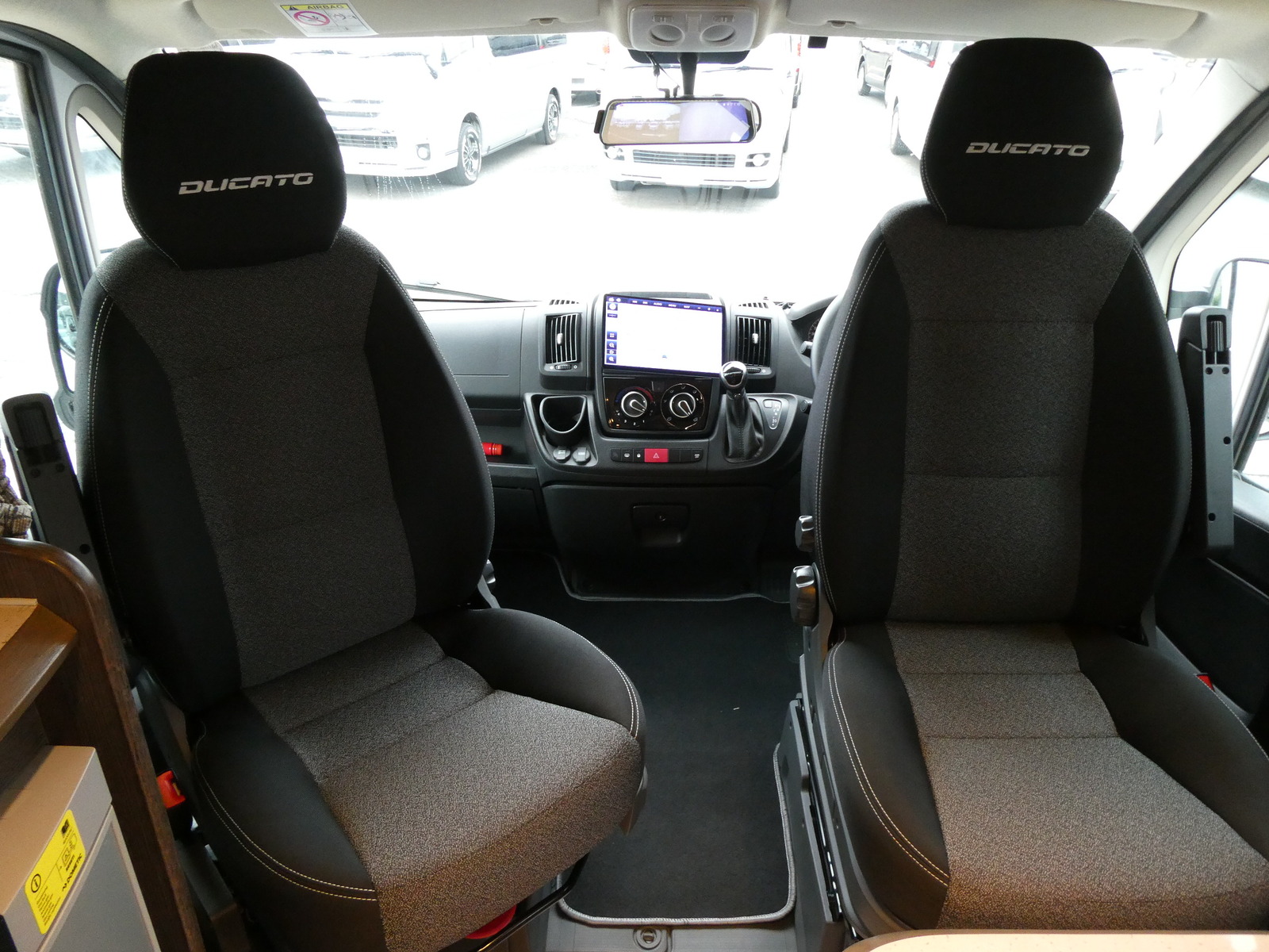 キャンピングカーキャブコン