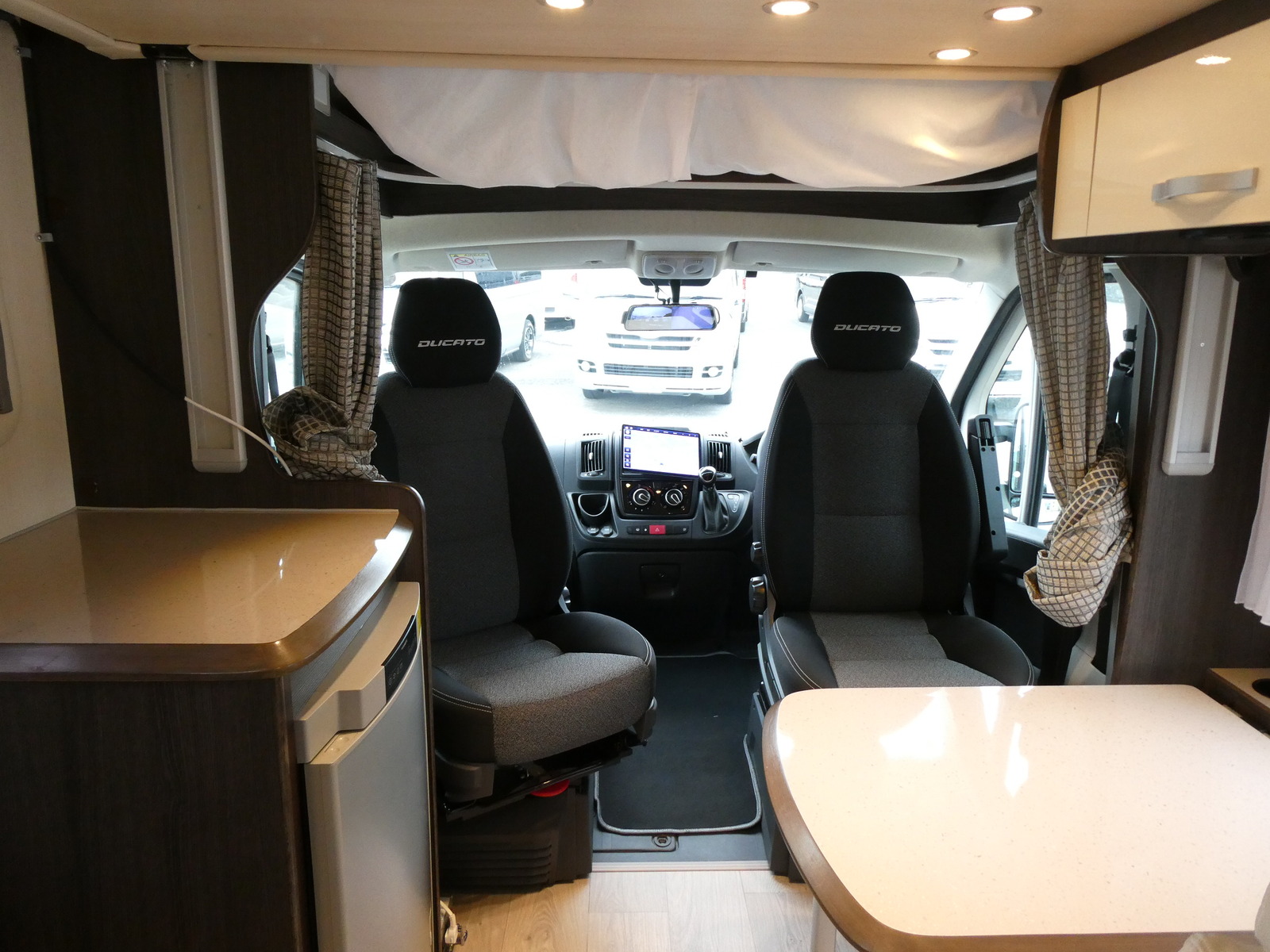 キャンピングカーキャブコン