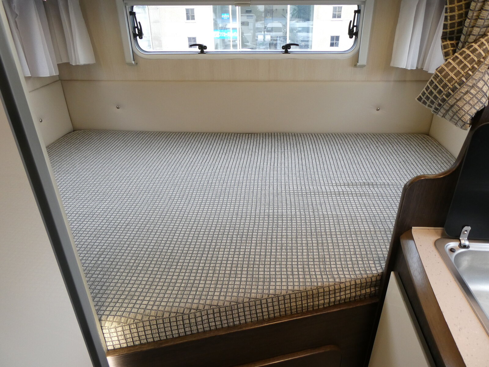 キャンピングカーキャブコン