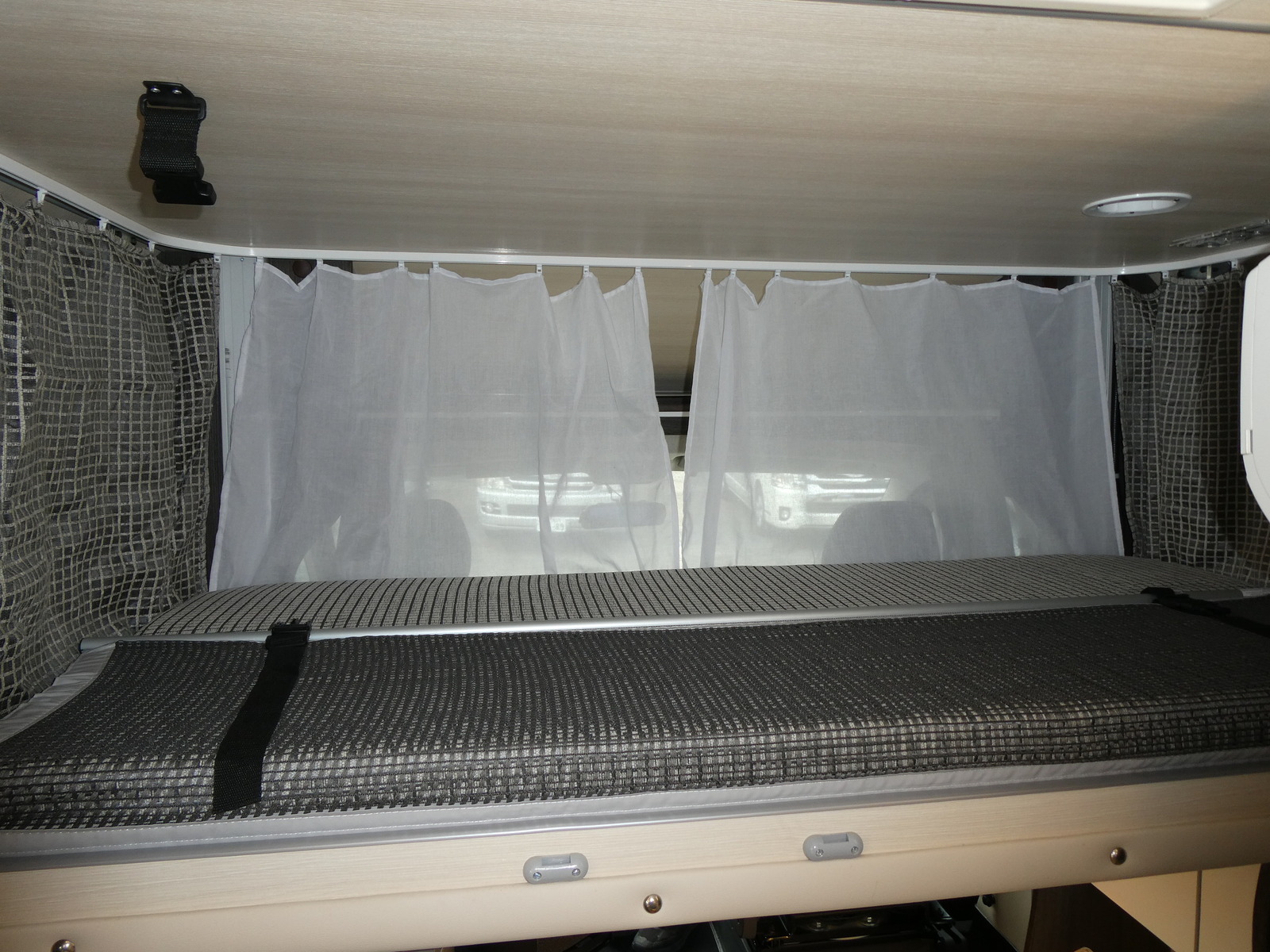 キャンピングカーキャブコン