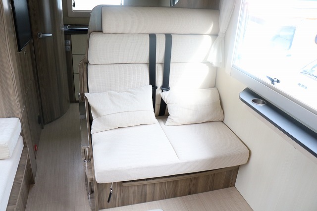 キャンピングカーキャブコン