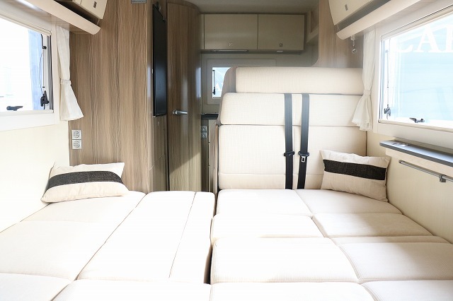 キャンピングカーキャブコン