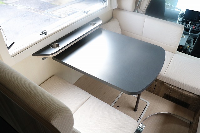 キャンピングカーキャブコン