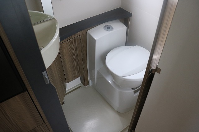 キャンピングカーキャブコン