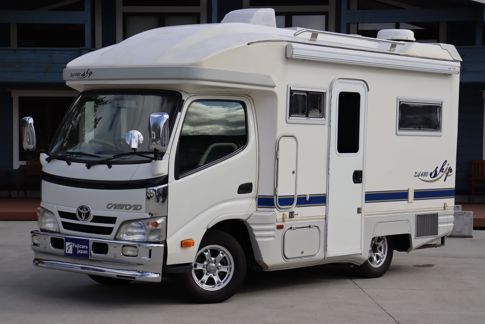 キャンピングカーキャブコン