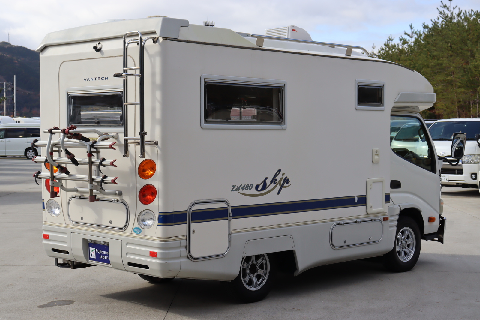 キャンピングカーキャブコン