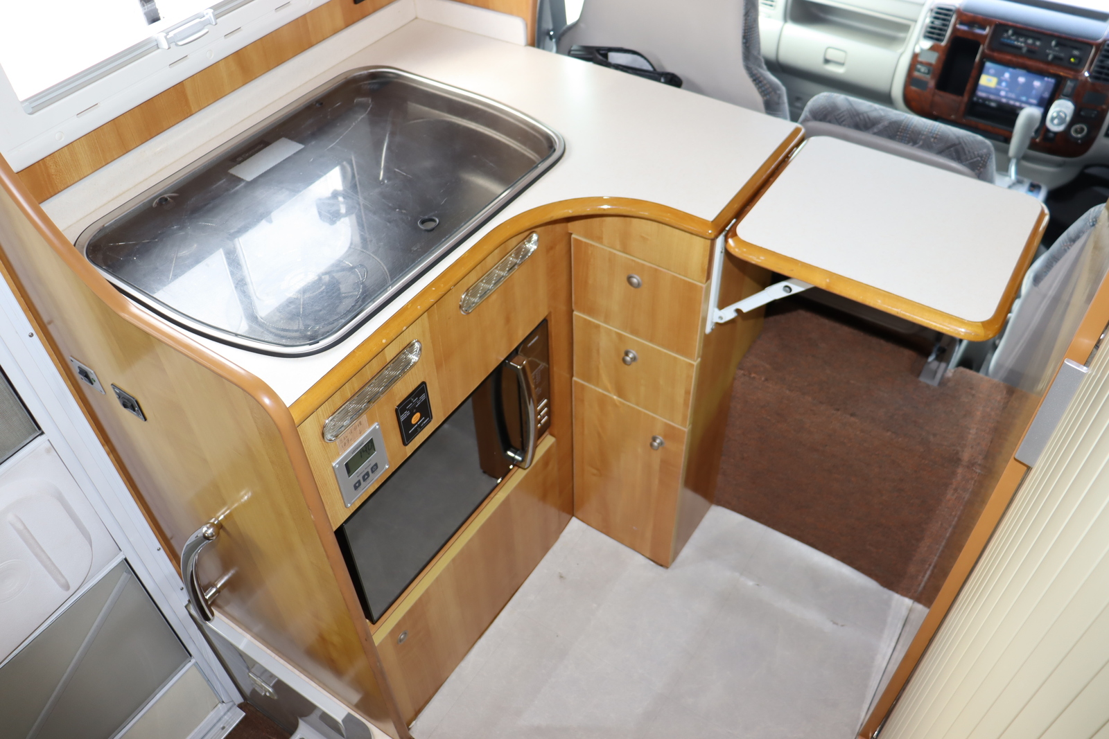 キャンピングカーキャブコン