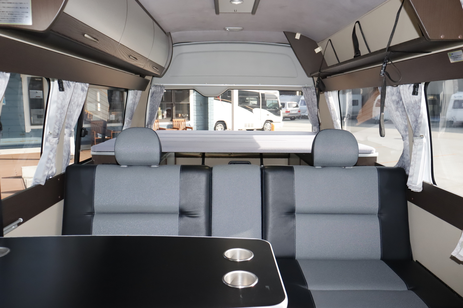 キャンピングカーバンコン