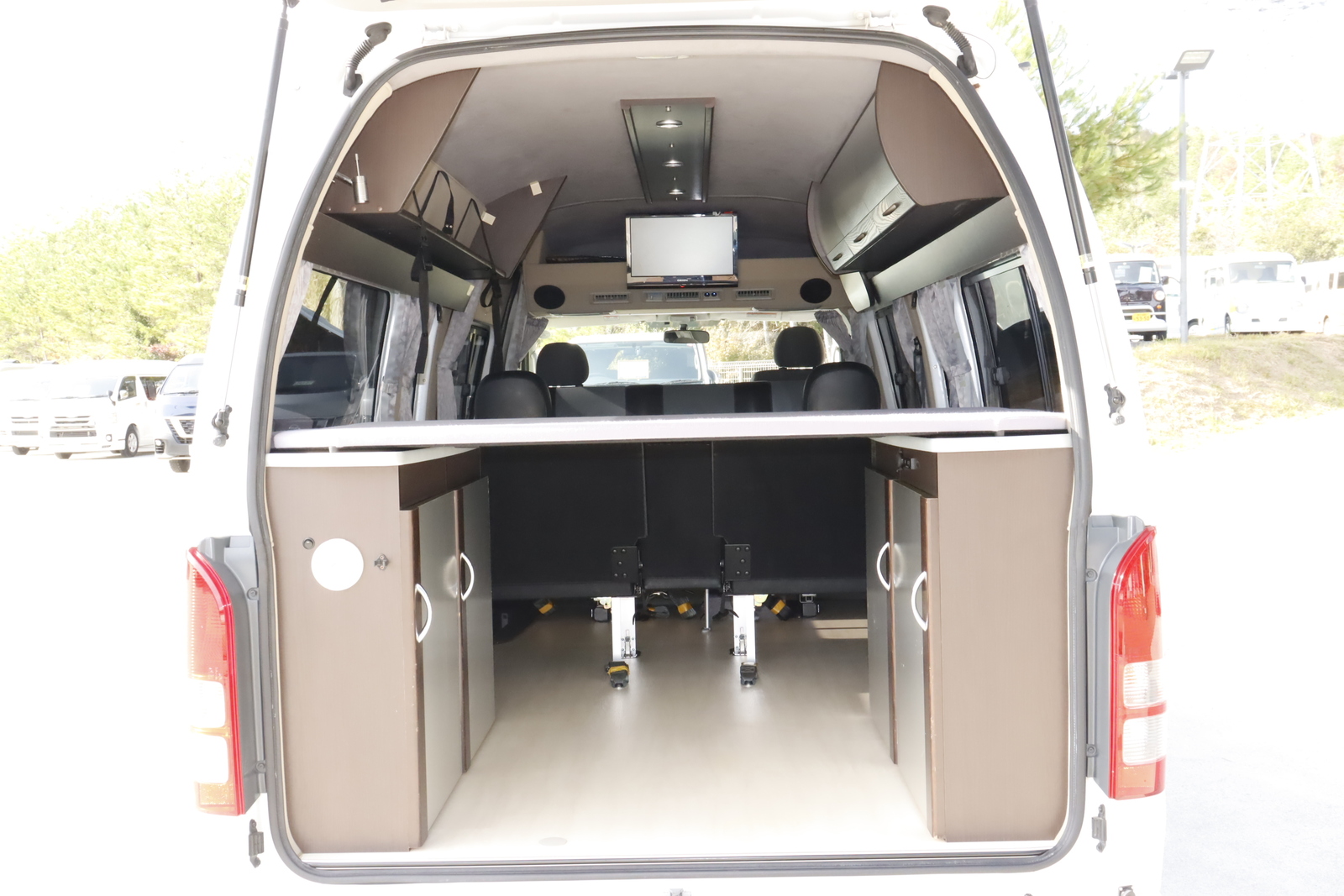 キャンピングカーバンコン