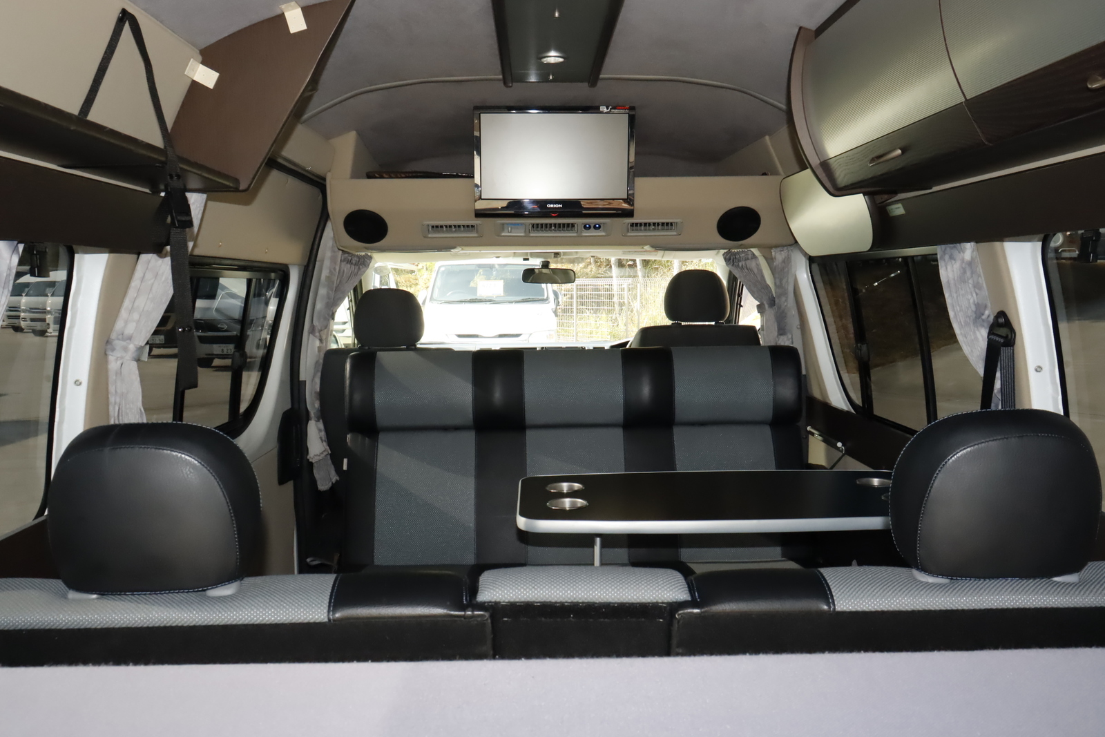 キャンピングカーバンコン