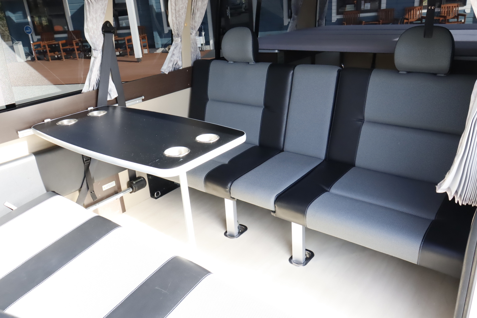 キャンピングカーバンコン