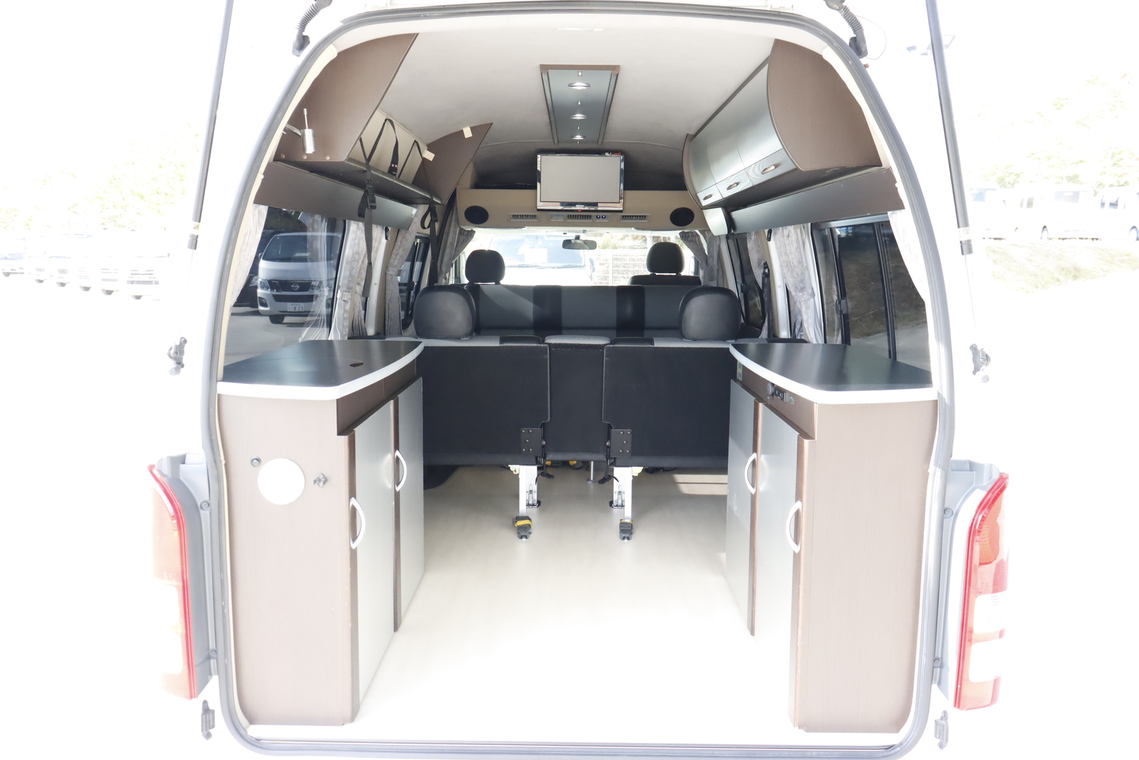 キャンピングカーバンコン