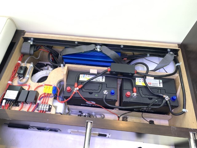 キャンピングカーバンコン