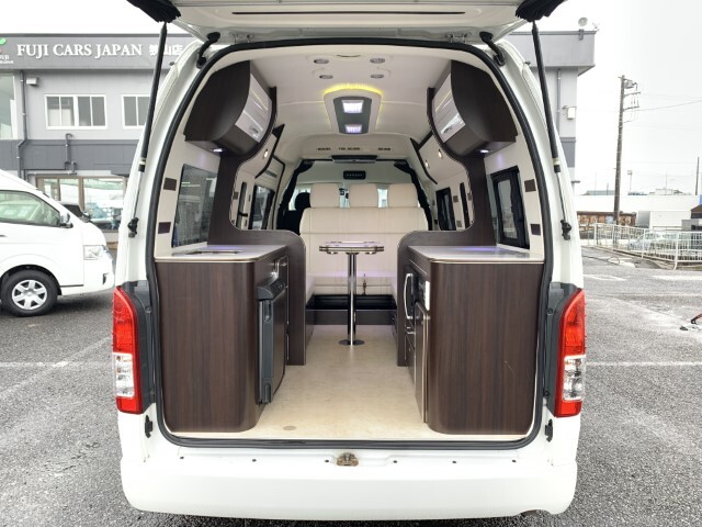 キャンピングカーバンコン