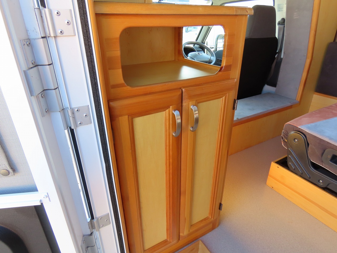 キャンピングカーキャブコン