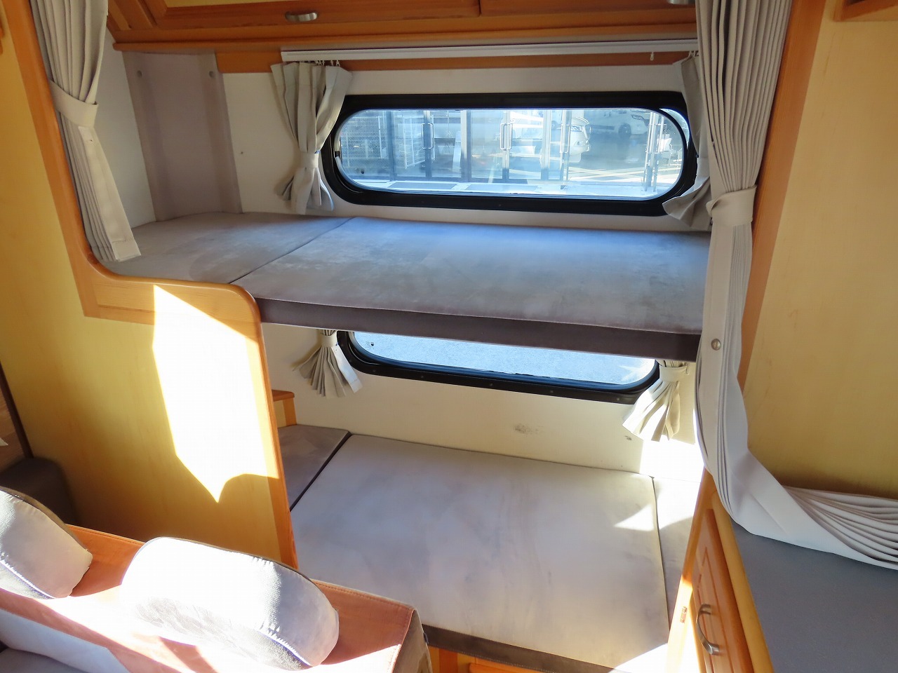 キャンピングカーキャブコン