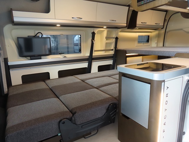 キャンピングカーバンコン