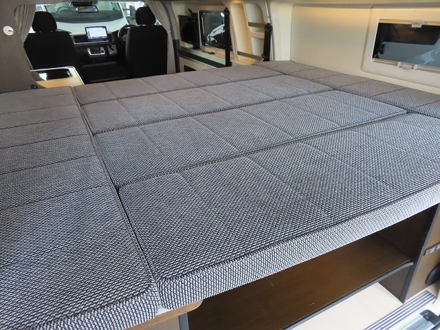 キャンピングカーバンコン