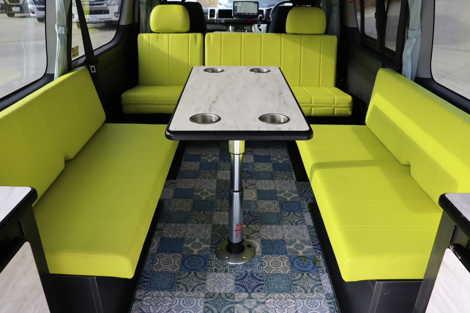 キャンピングカーバンコン