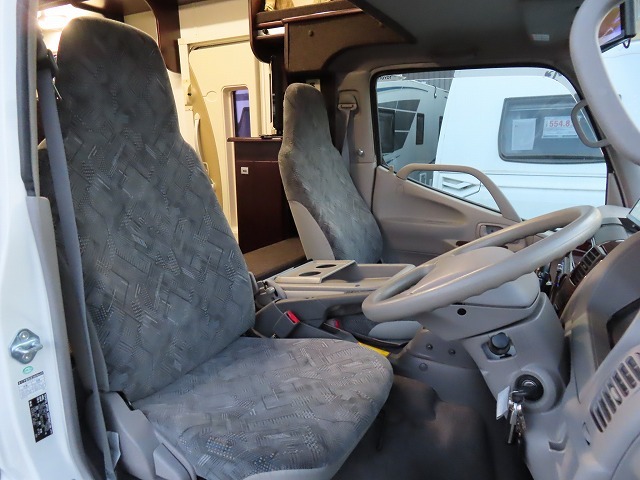 キャンピングカーキャブコン