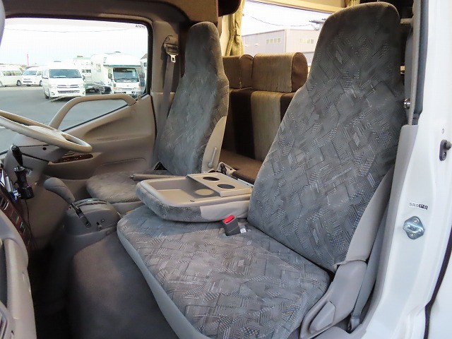 キャンピングカーキャブコン