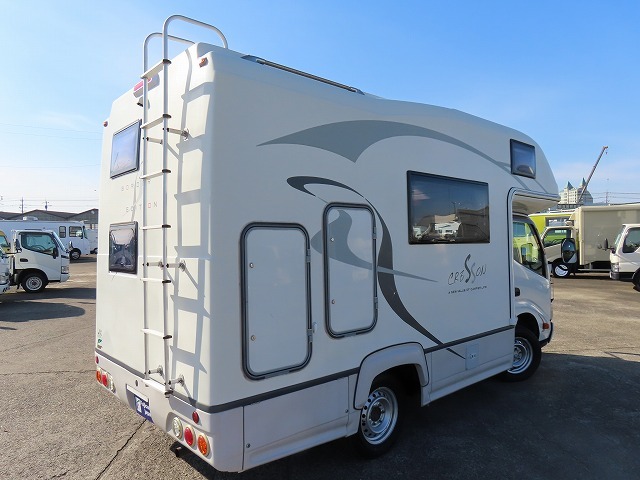 キャンピングカーキャブコン