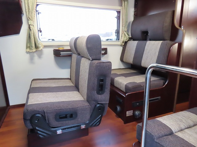 キャンピングカーキャブコン