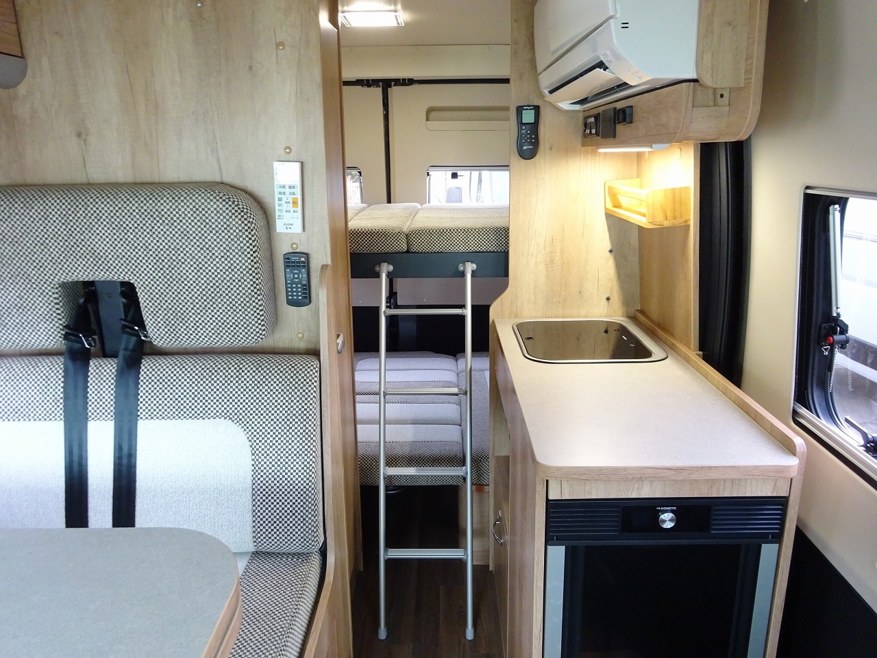 キャンピングカーバンコン