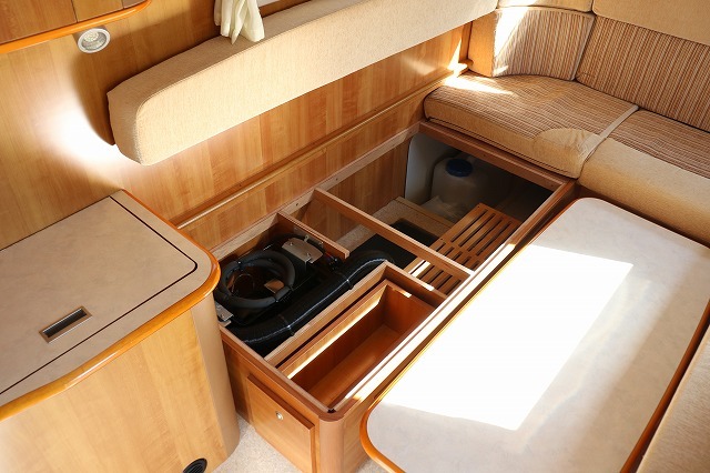 キャンピングカーキャブコン