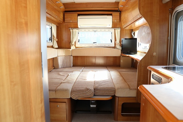 キャンピングカーキャブコン