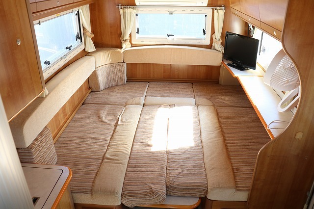 キャンピングカーキャブコン