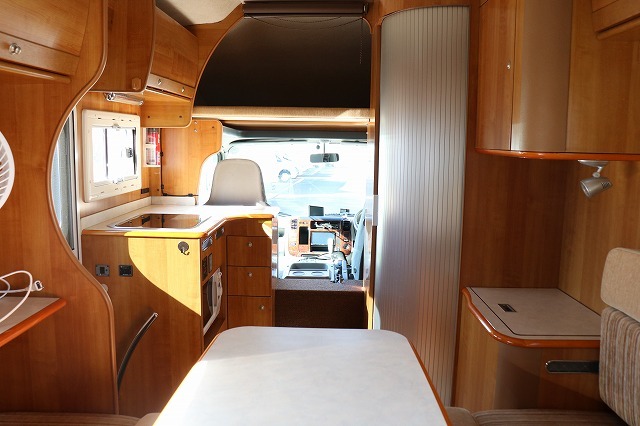 キャンピングカーキャブコン