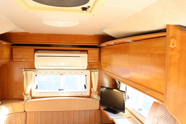 キャンピングカーキャブコン