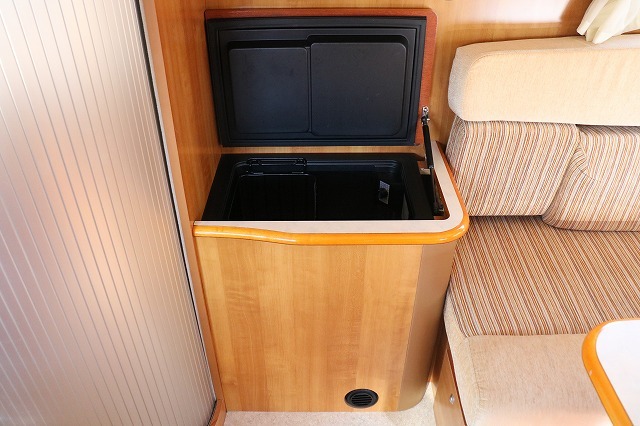 キャンピングカーキャブコン