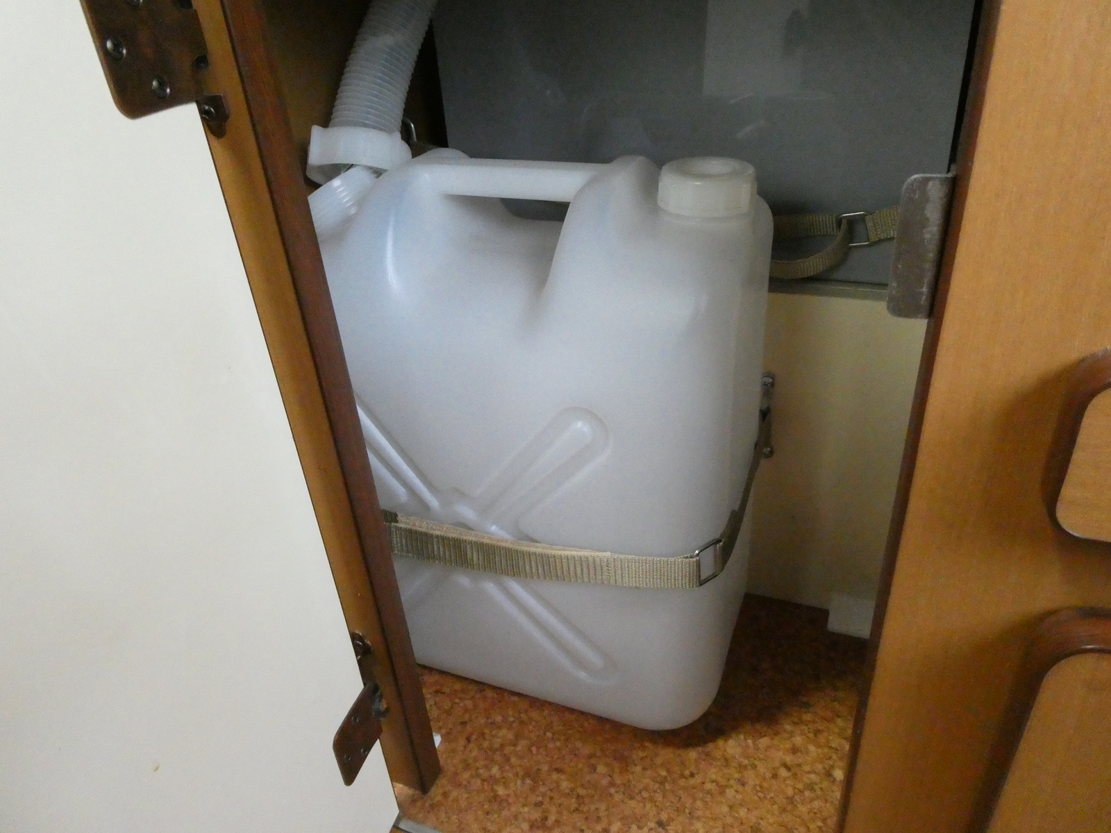 キャンピングカーバンコン