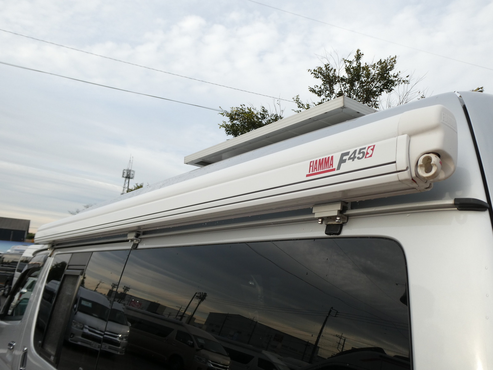 キャンピングカーバンコン