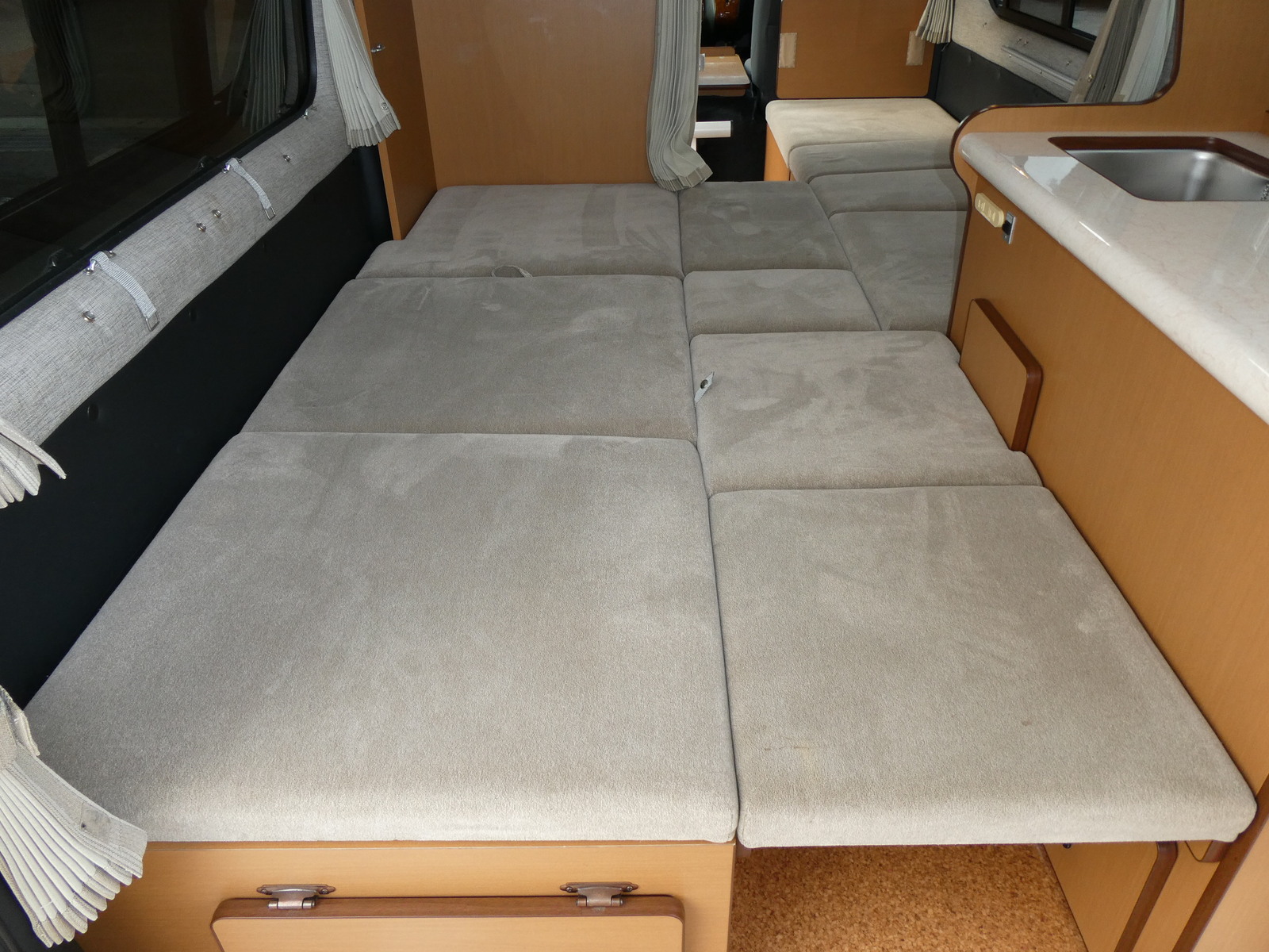 キャンピングカーバンコン