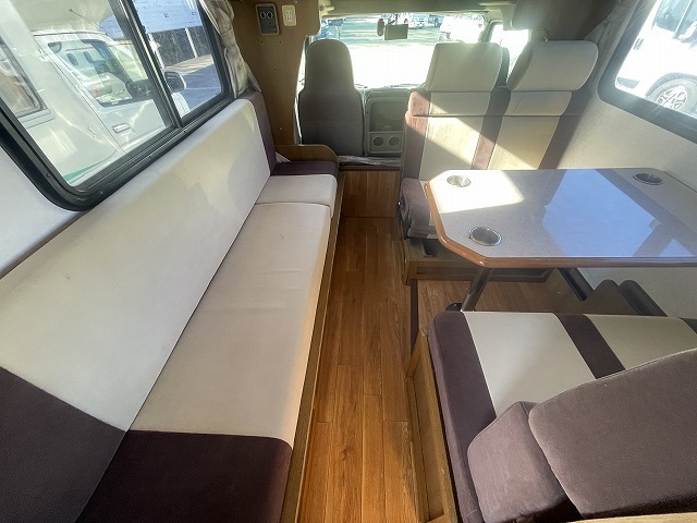 キャンピングカーキャブコン