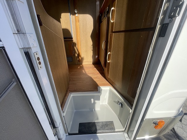 キャンピングカーキャブコン