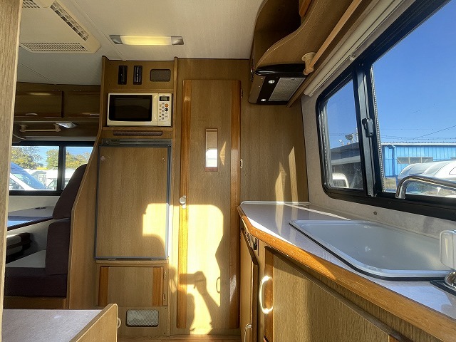 キャンピングカーキャブコン