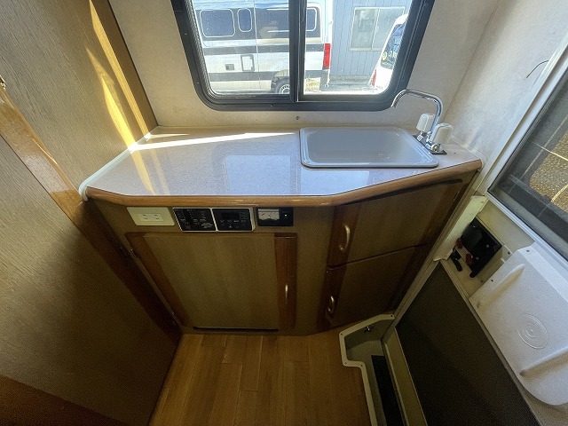 キャンピングカーキャブコン