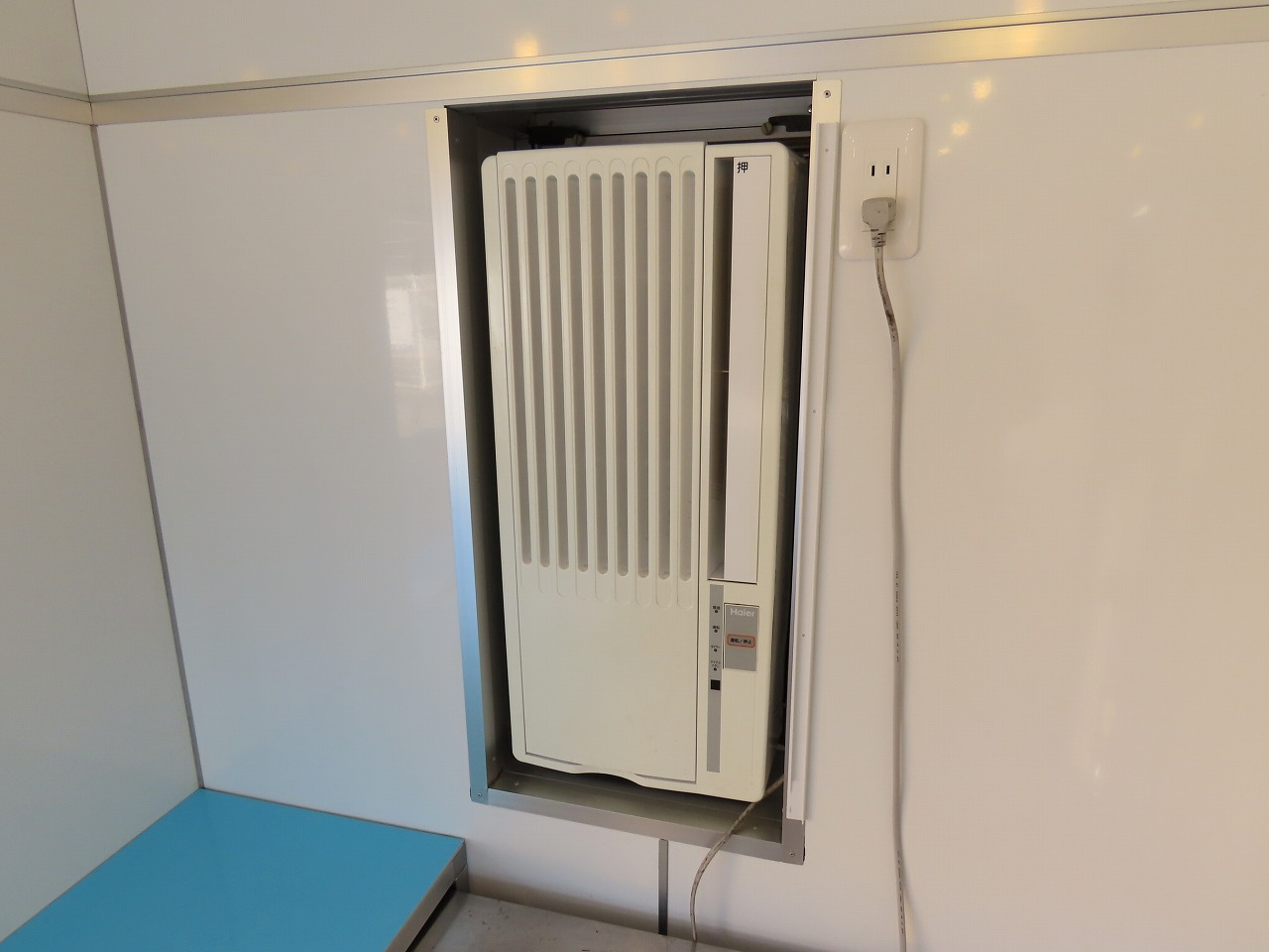 キャンピングカートレーラー