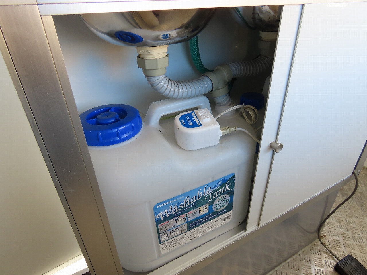 キャンピングカートレーラー