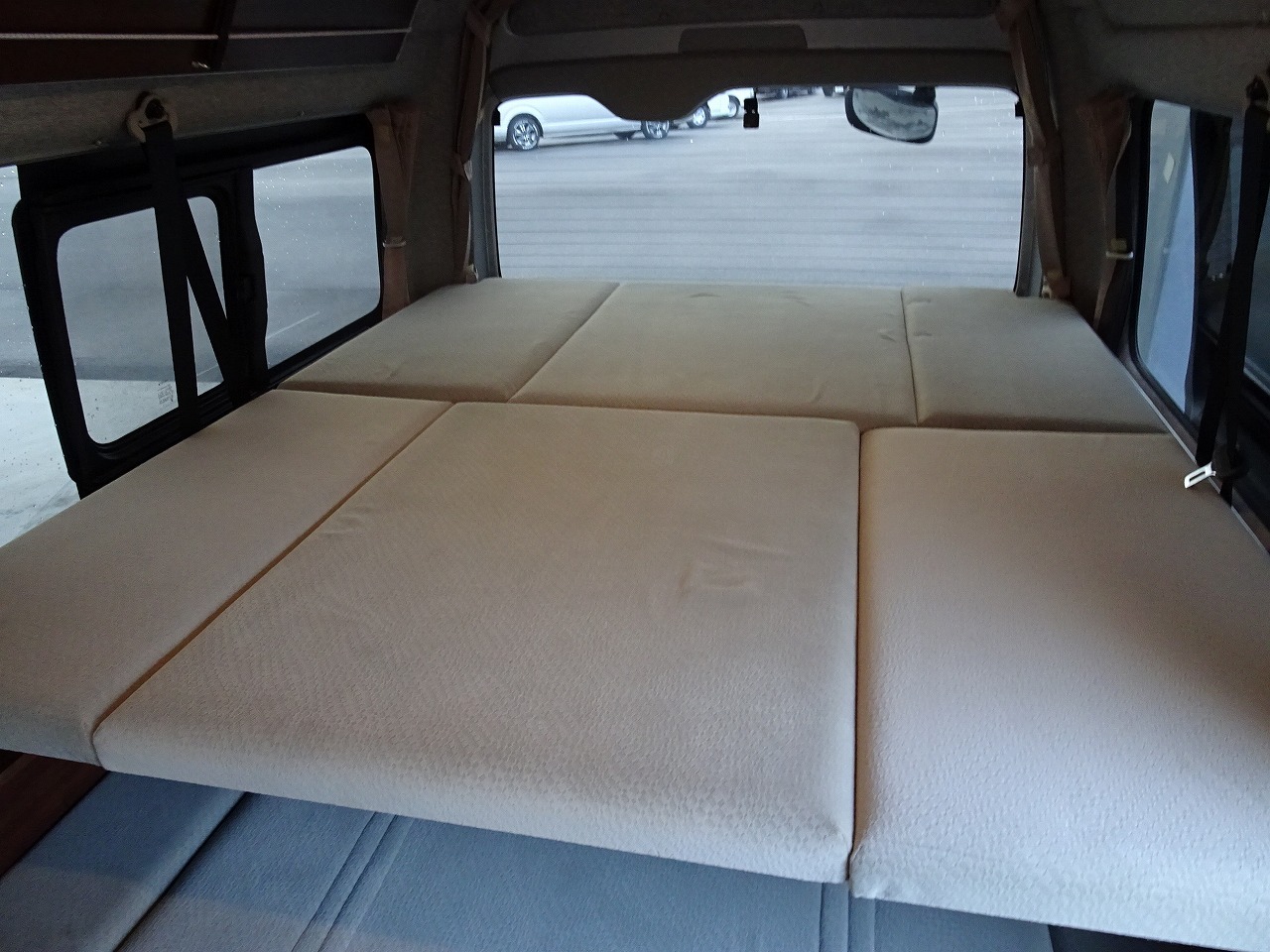 キャンピングカーバンコン